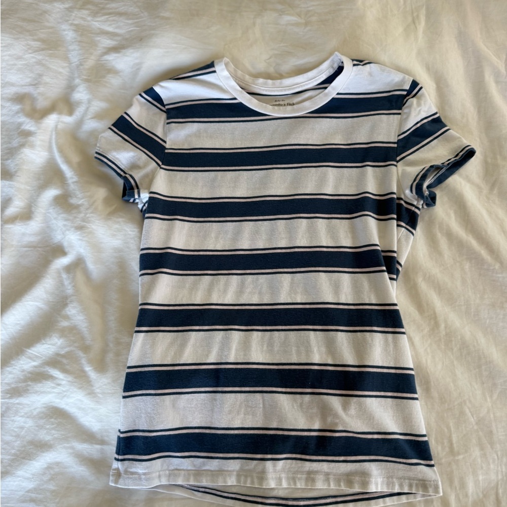 Abercrombie & Fitch Essential Tuckable Baby Tee in Blue Stripe